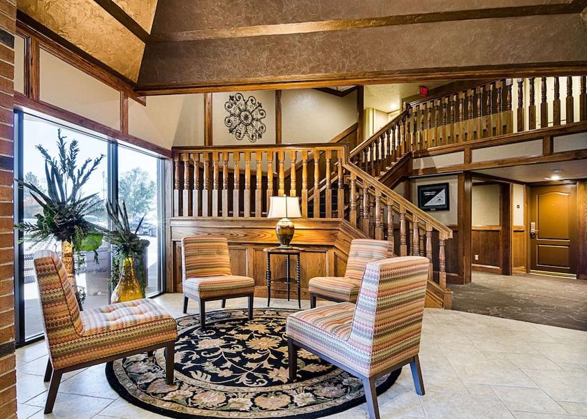 Kansas Garden City Lobby