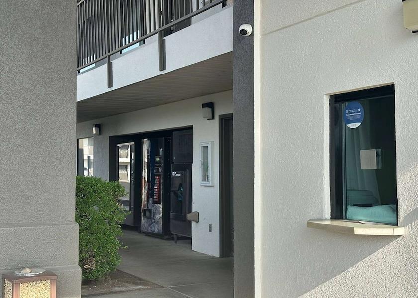 Louisiana Monroe Exterior Detail