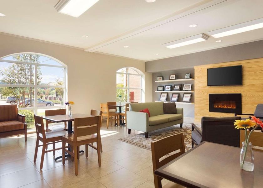 Louisiana Pineville Lobby