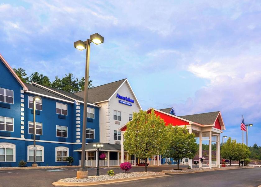 Michigan Iron Mountain Exterior Detail