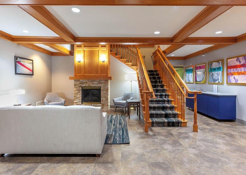 Michigan Iron Mountain Lobby