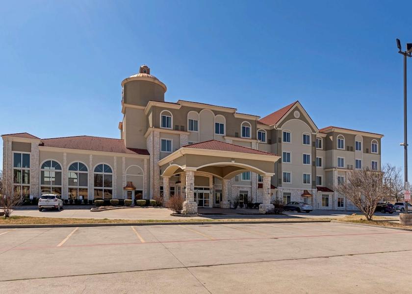 Texas Gainesville Exterior Detail