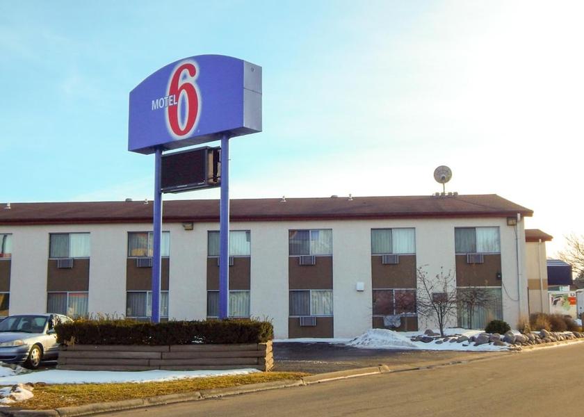 Wisconsin La Crosse Exterior Detail