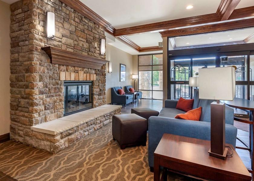 Wisconsin Oshkosh Lobby