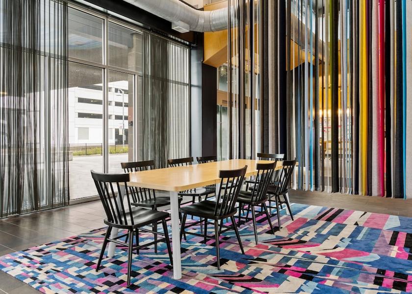 Illinois Rosemont Lobby lounge
