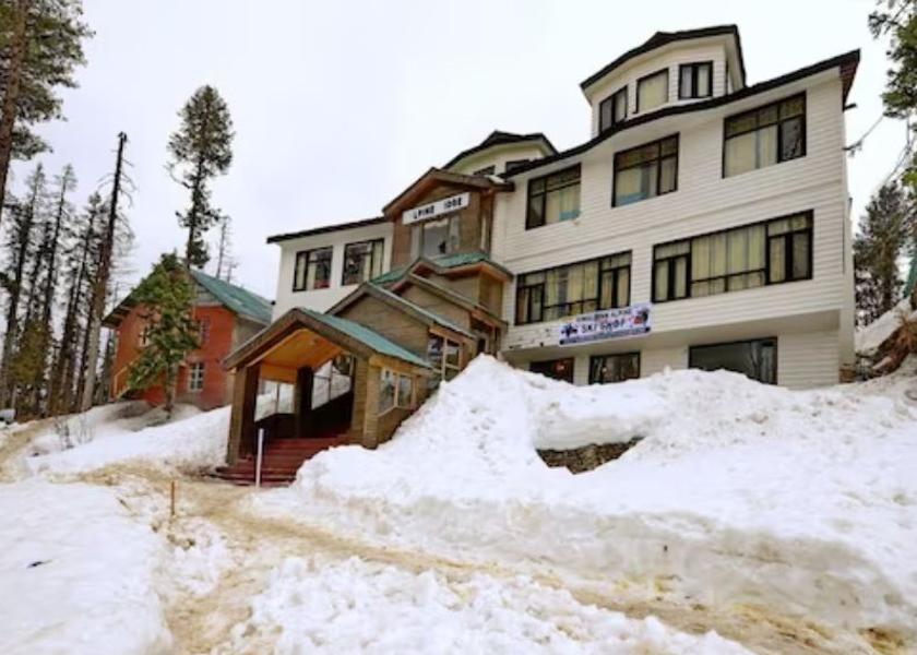 Jammu and Kashmir Gulmarg Hotel Exterior