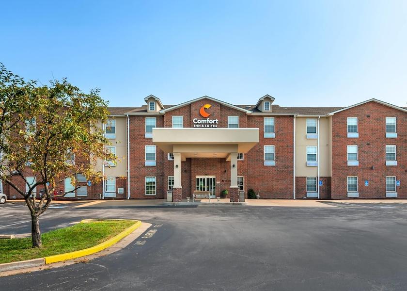 Missouri Chesterfield Exterior