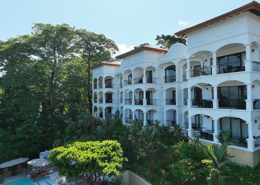 Puntarenas Manuel Antonio Front of property