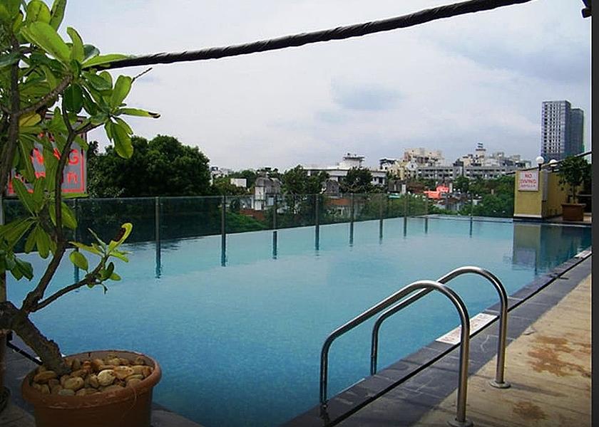 Maharashtra Pune Pool