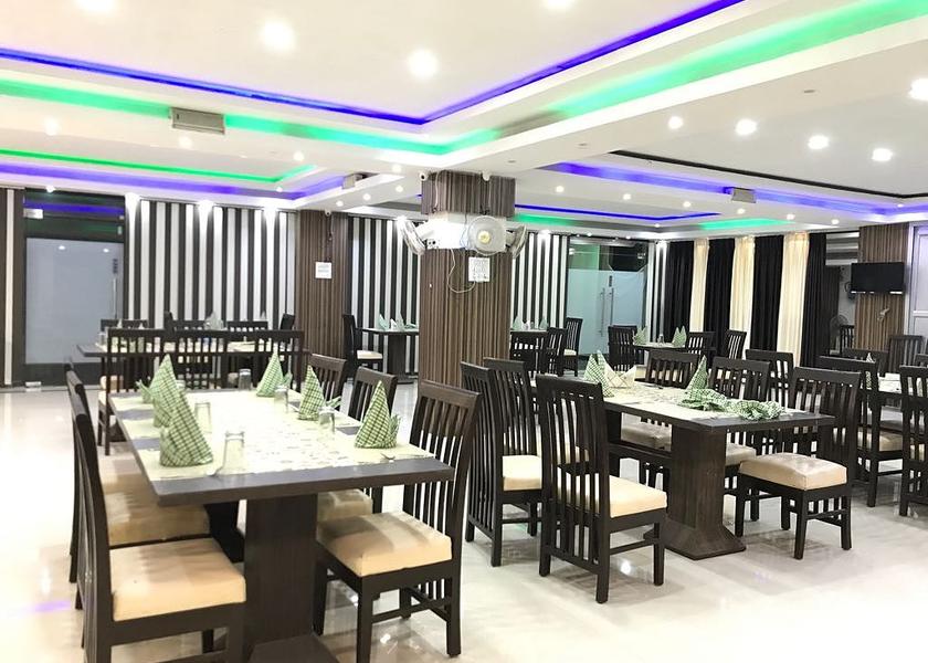 Uttar Pradesh Varanasi Food & Dining