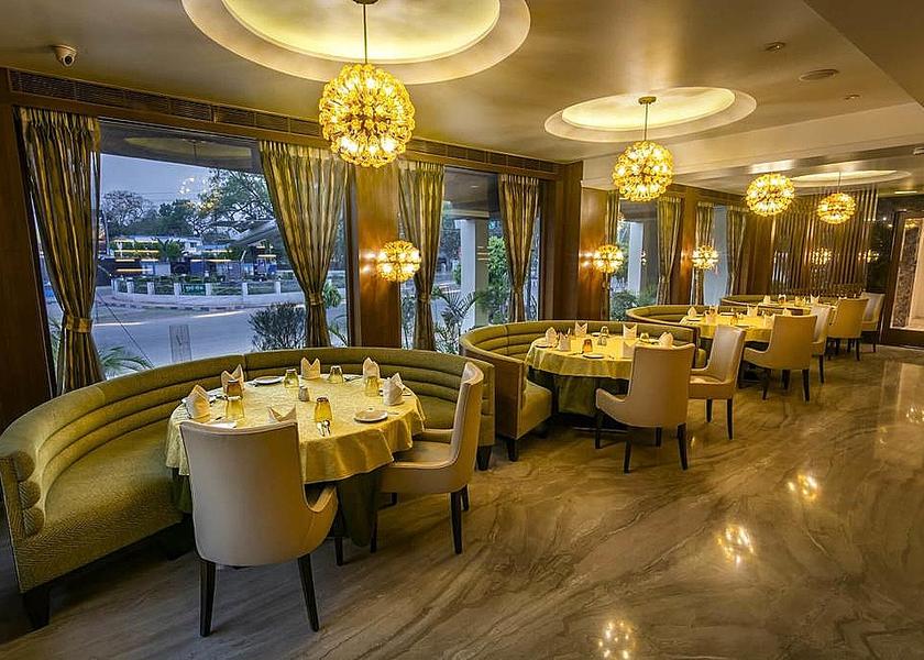 Uttar Pradesh Varanasi Food & Dining