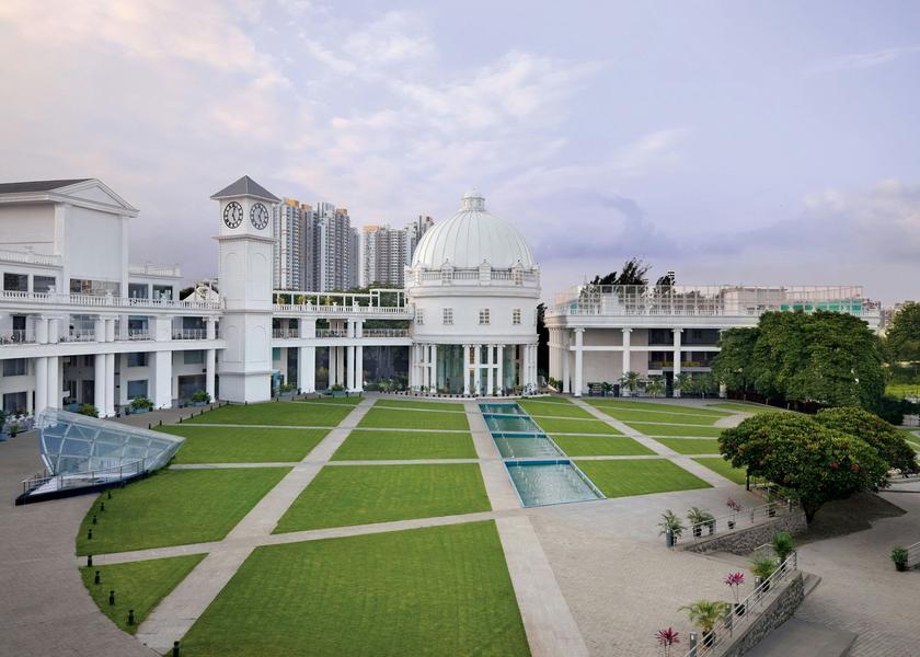 Maharashtra Pune Lawn