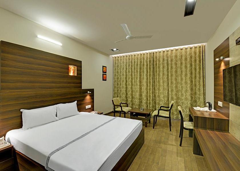 Rajasthan Neemrana Maharaja Room