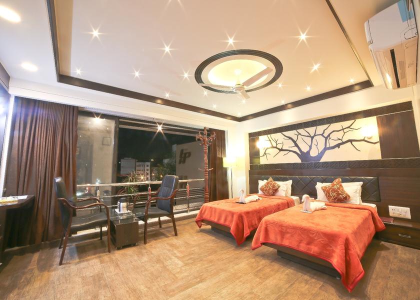 Gujarat Surat Royal Room