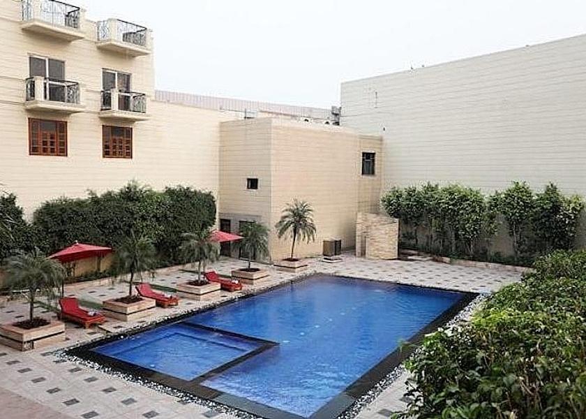Delhi Delhi Pool