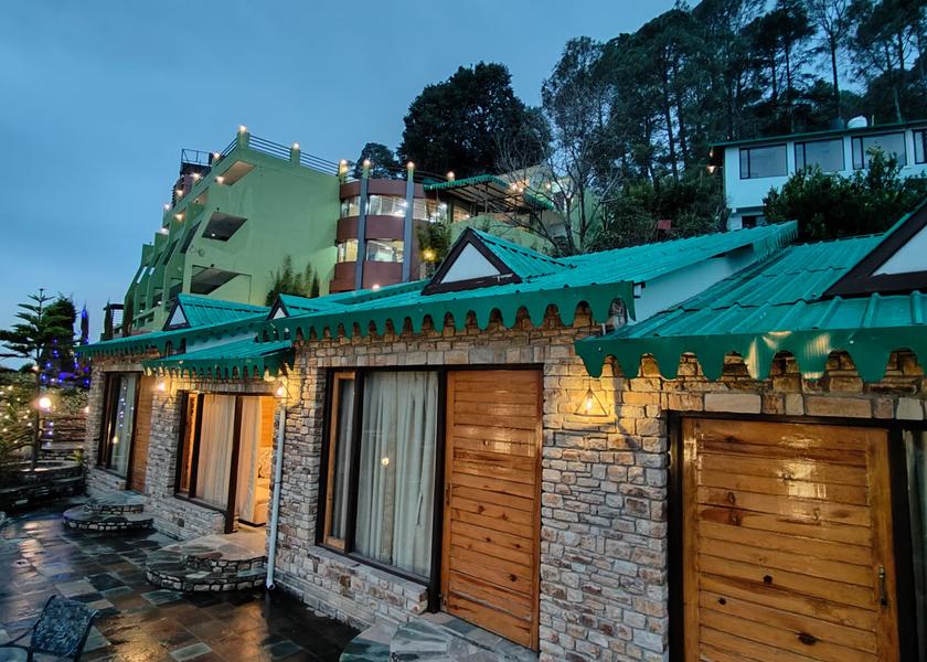 Uttarakhand Kausani Hotel Exterior