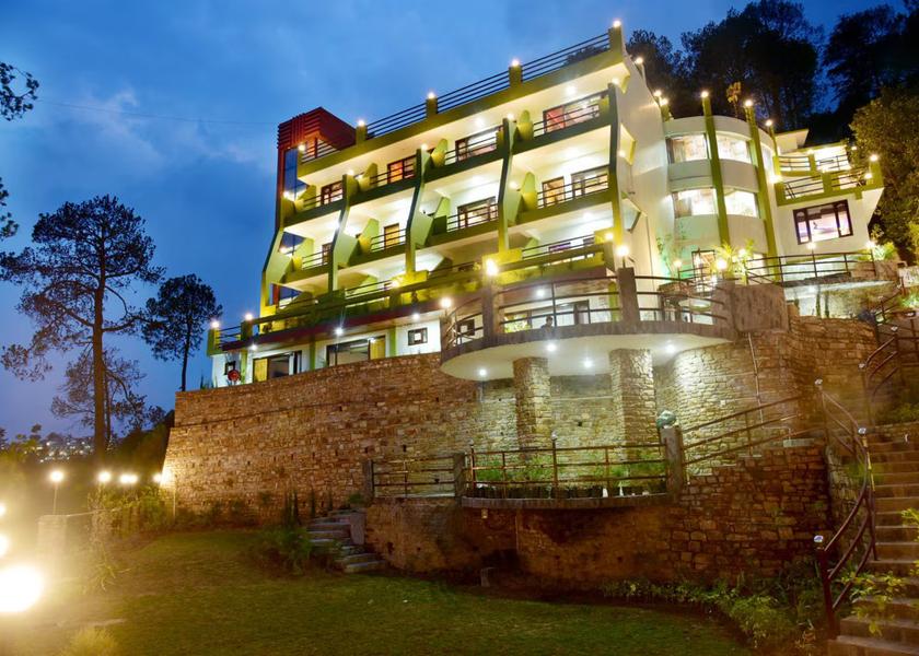Uttarakhand Kausani Hotel Exterior