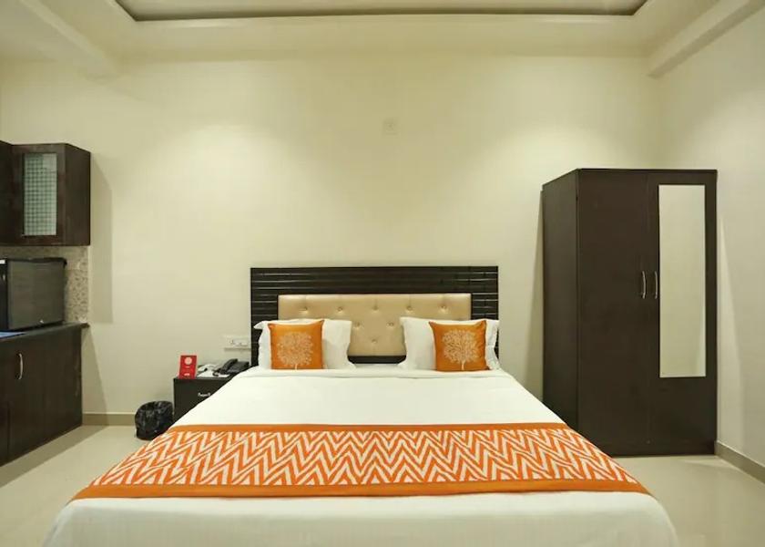 Uttar Pradesh Vrindavan Deluxe Room