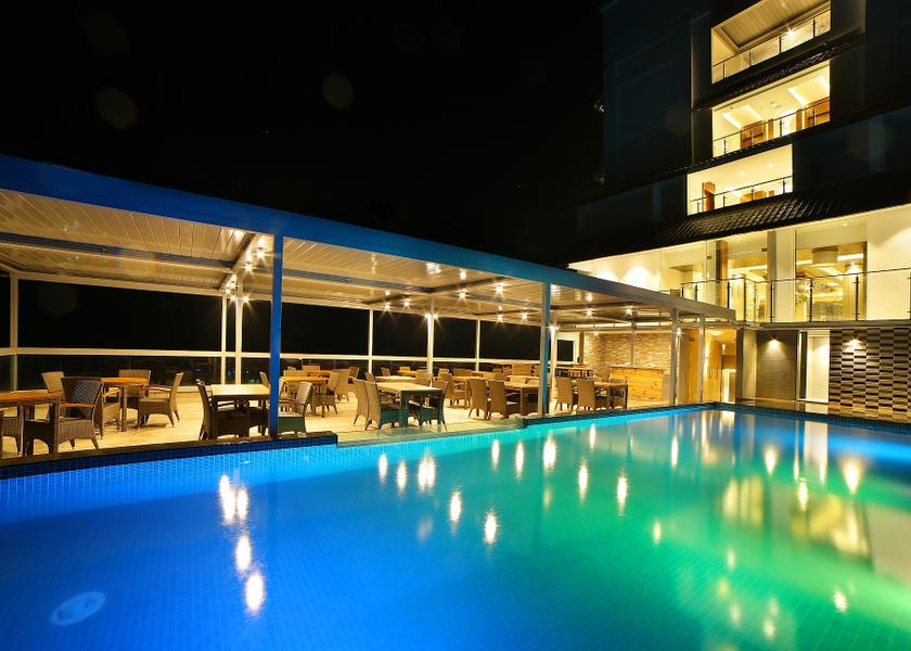Kerala Munnar Pool