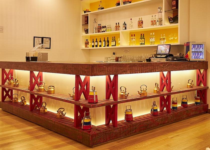 Tamil Nadu Chennai Bar (on property)