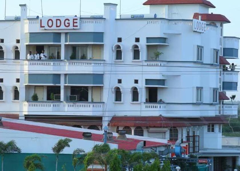 Maharashtra Pandharpur Hotel Exterior