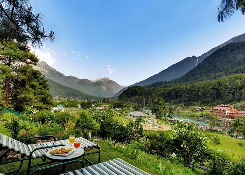 Jammu and Kashmir Pahalgam Mountain view
