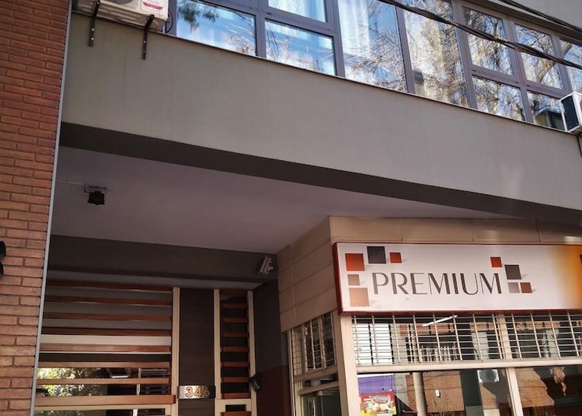 Mendoza Mendoza Facade