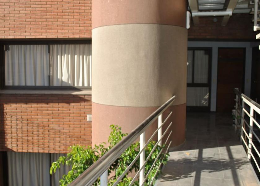 Mendoza Mendoza Exterior Detail