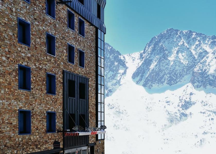 Encamp Pas de la Casa Front of property