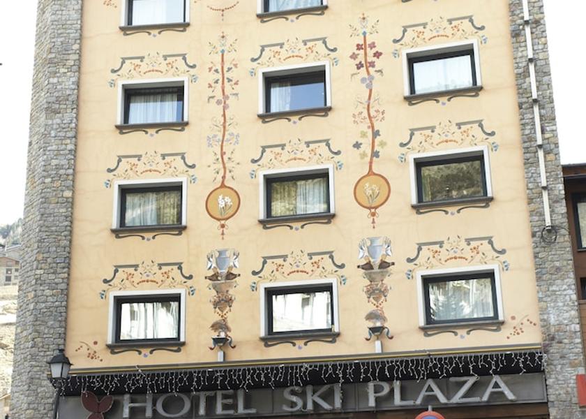Canillo Canillo Front of property