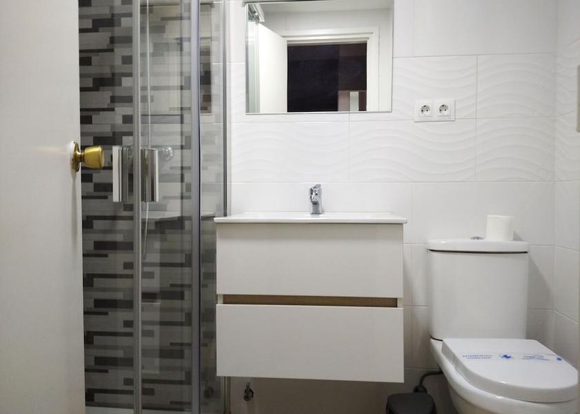 Occitanie Pas de la Casa Bathroom