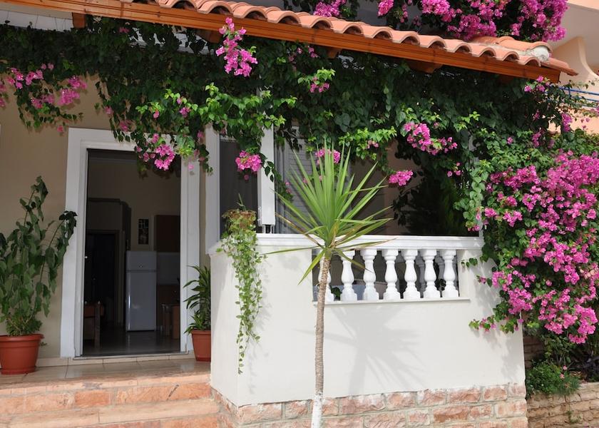 Vlorë County Sarandë Property entrance