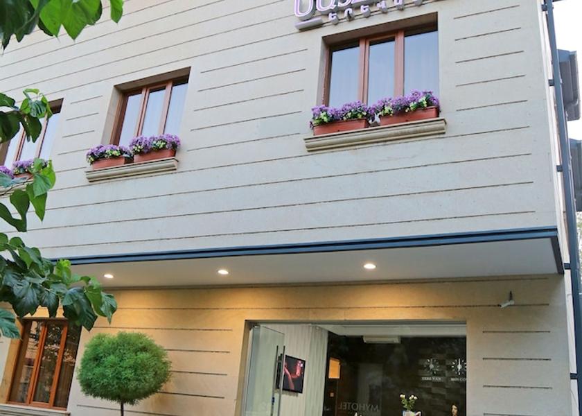 Yerevan Front of property
