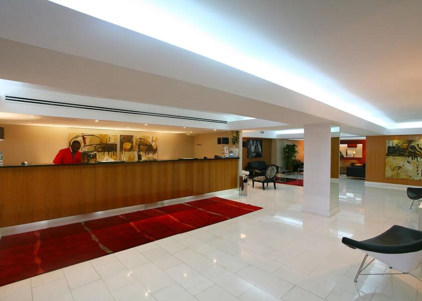 Luanda Luanda Reception