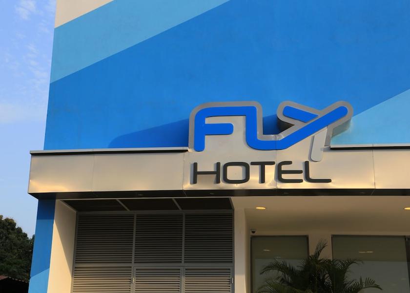  Luanda Exterior Detail