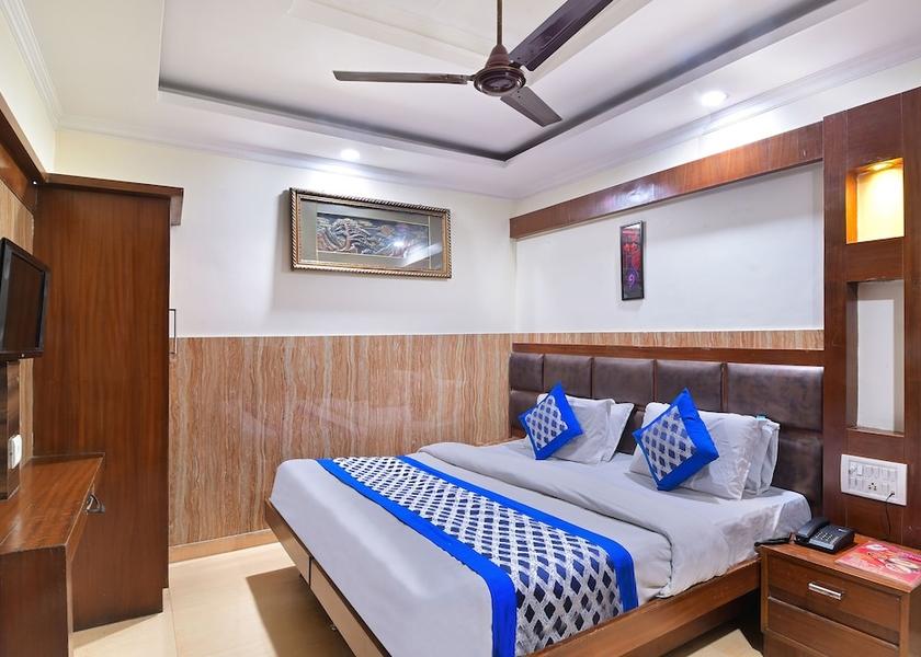 Delhi Delhi Room