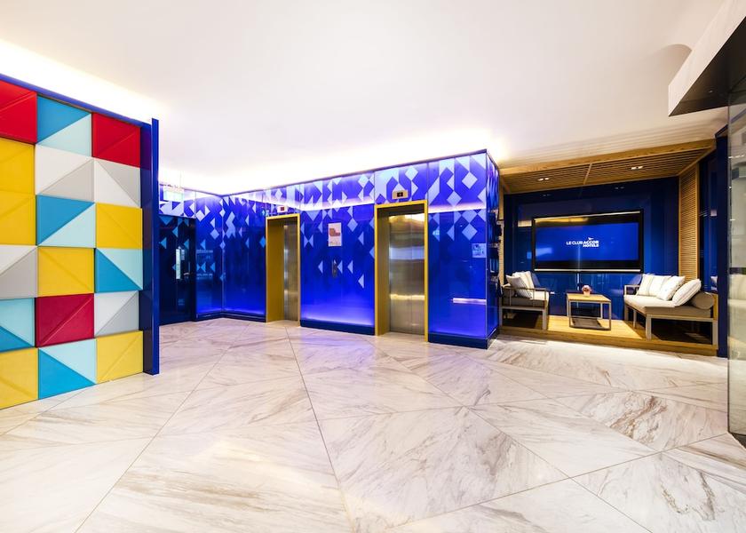  Singapore Interior entrance