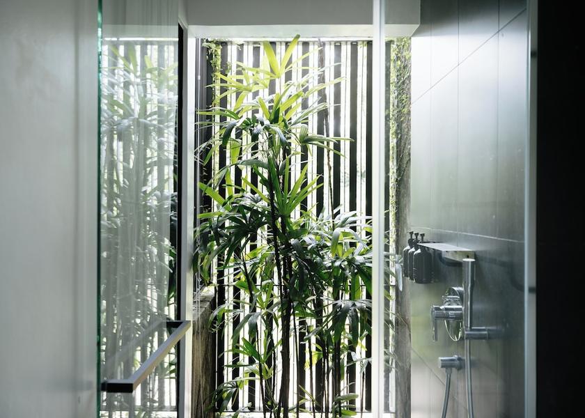  Singapore Room