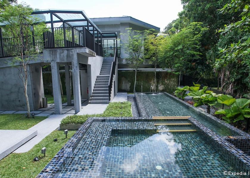  Singapore Outdoor pool
