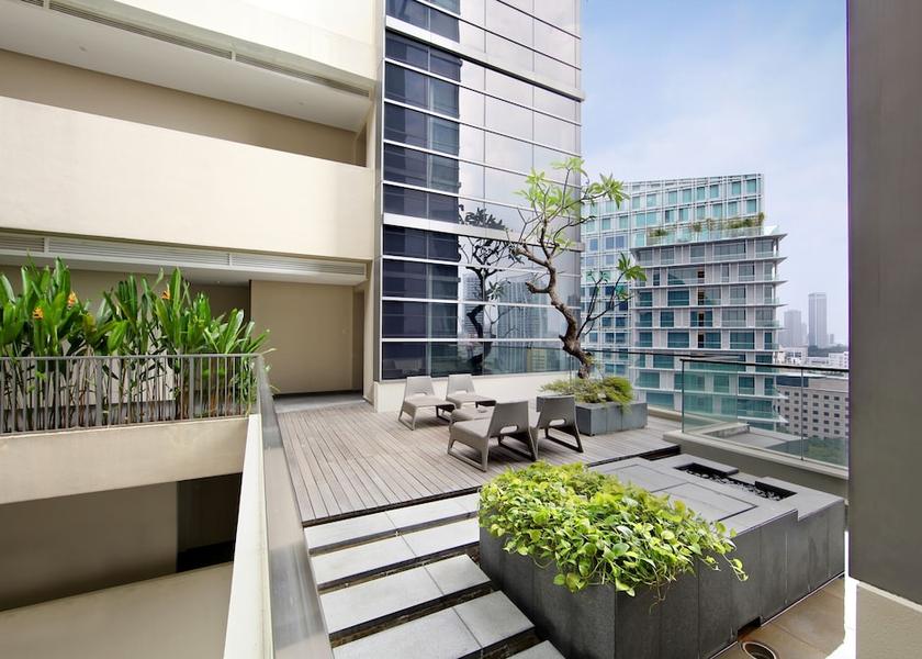 Singapore Courtyard