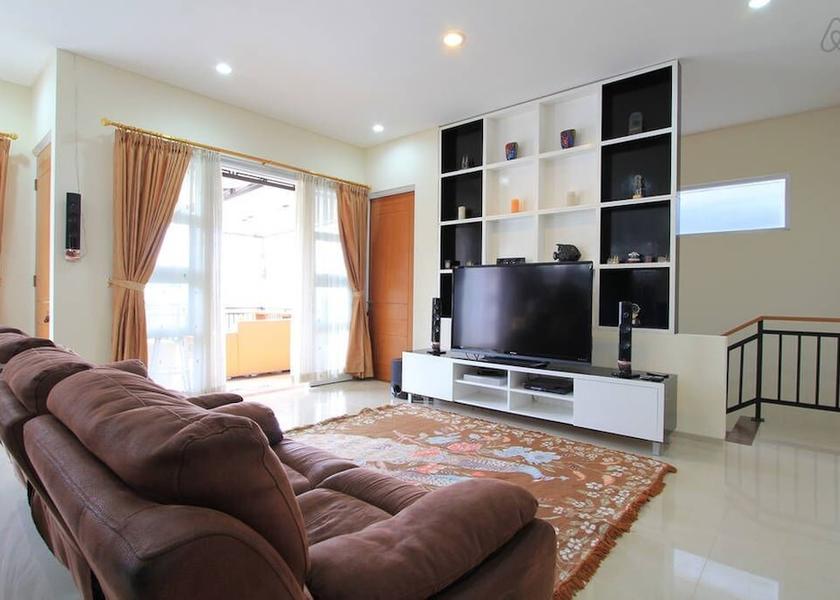 West Java Cimenyan Interior Entrance