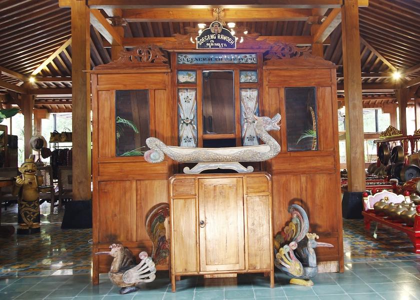  Kasihan Interior Entrance
