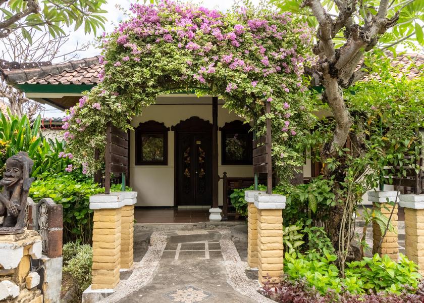 Bali Lovina Hotel Exterior