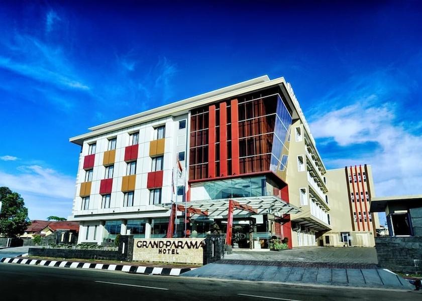  Berau Exterior Detail