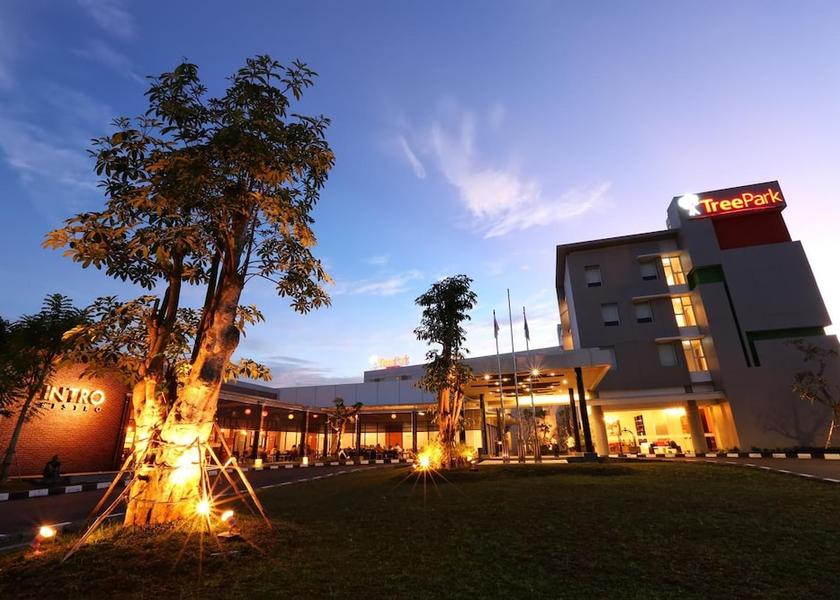  Banjarmasin Exterior Detail