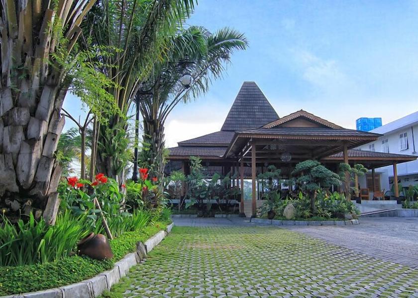 Central Java Ngemplak Interior Entrance
