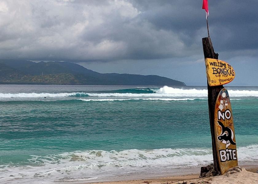 West Nusa Tenggara Gili Trawangan Surfing/boogie boarding