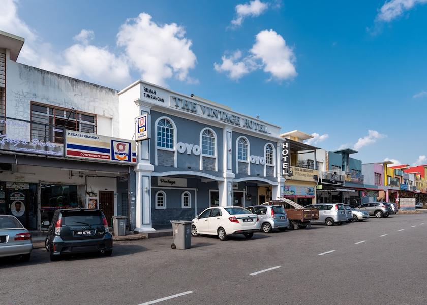 Johor Gelang Patah Exterior Detail