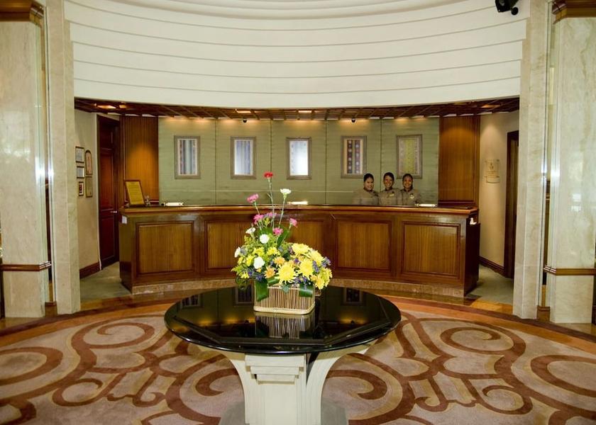 Check-in/check-out kiosk