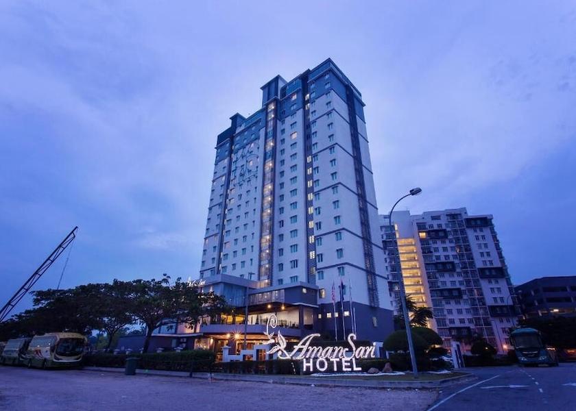 Johor Gelang Patah Exterior Detail